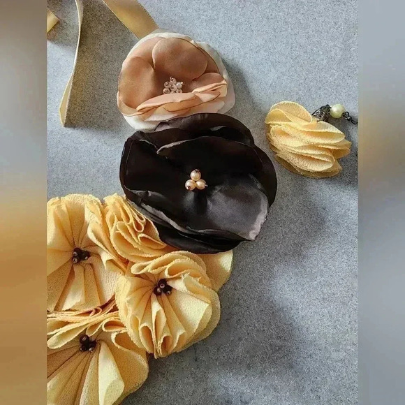 Handmade necklace and earings set - Picture 5 of 9